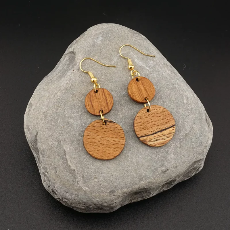 minimalistisches kreis duo – ohrringe aus robinie & gestockter buche