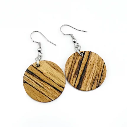 Kreisförmige Ohrringe aus gestockter Buche (30mm) – Unikat aus der Natur