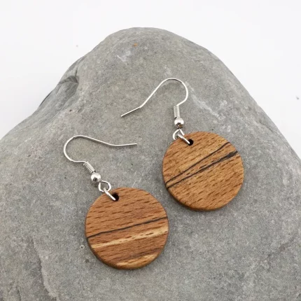 Ohrringe aus gestockter Buche